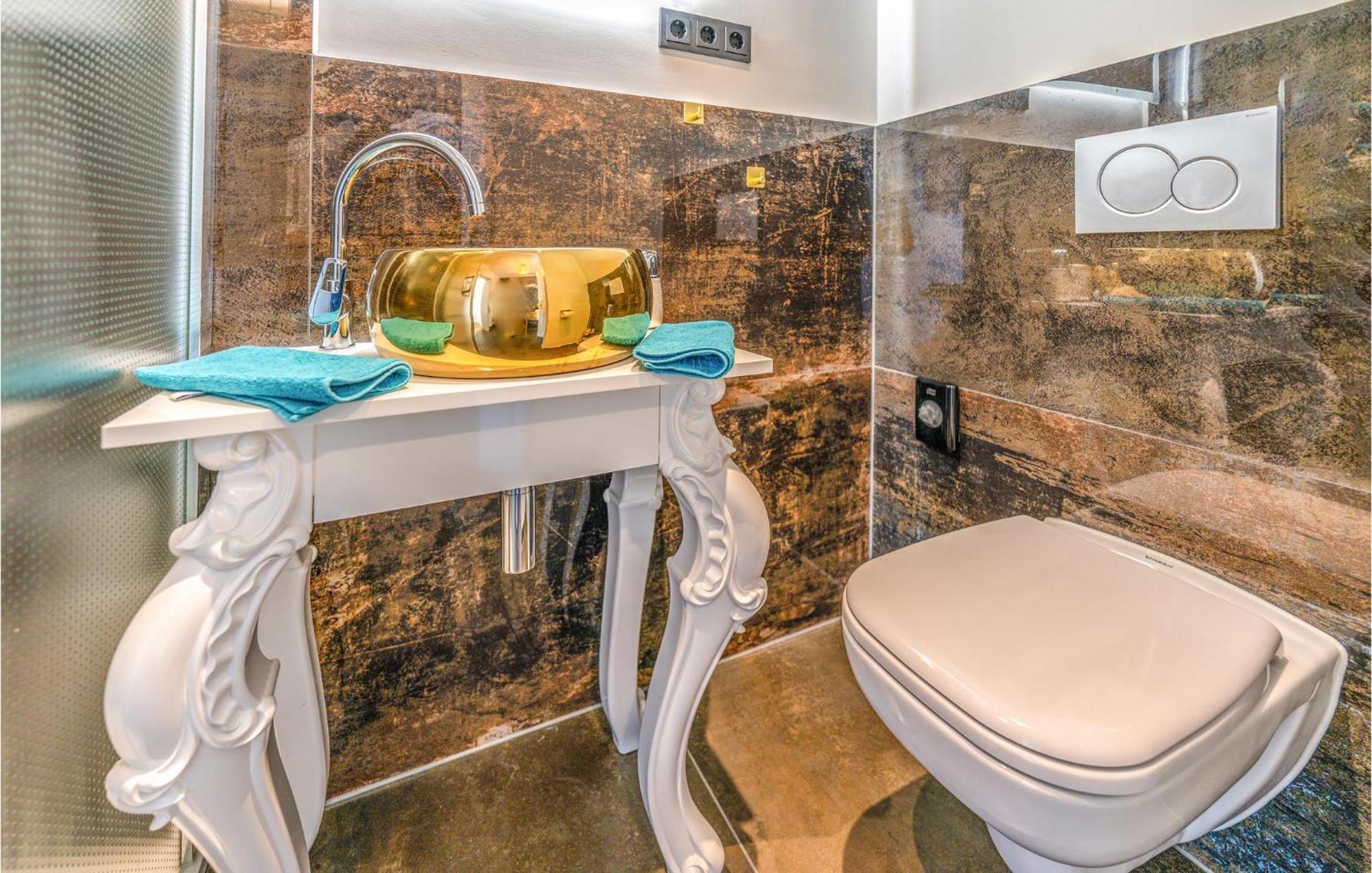 Stunning Apartment In Mettmann With Wifi Eksteriør bilde